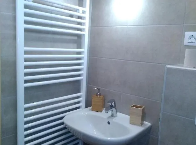 Apartma Pr' Stengarju דירה *