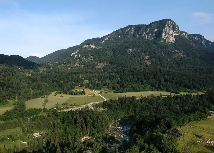 Apartma Pr' Stengarju דירה *