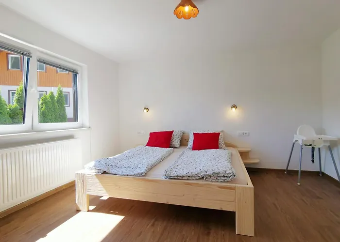 Apartma Pr' Stengarju * בוהינסקה בלה